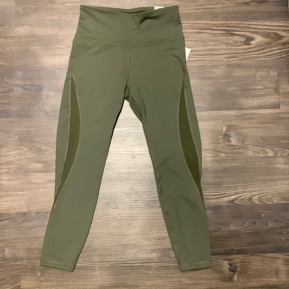 NWT Old Navy High Rise 7/8 Elevate Legging